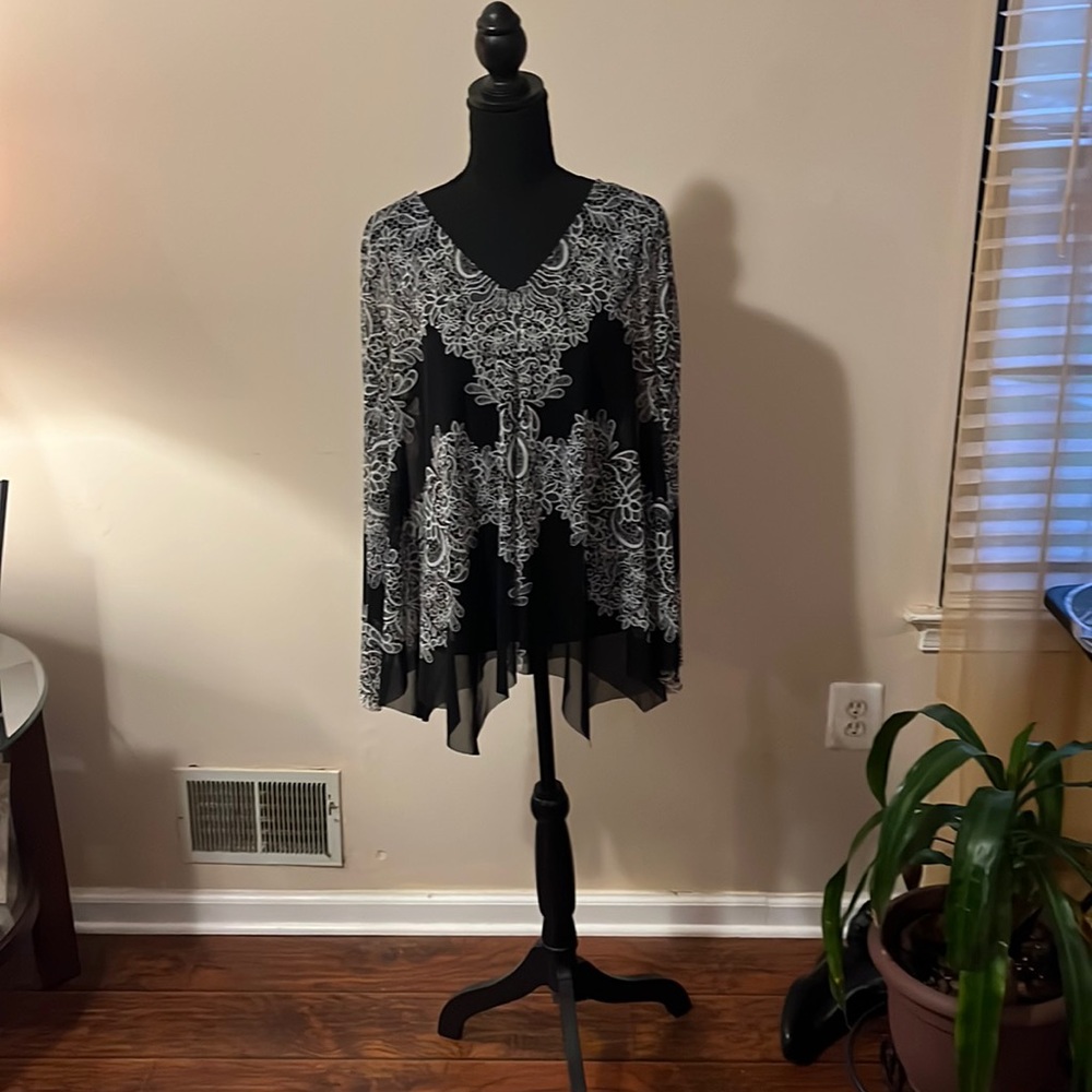 INC International Concepts Black V-Neck Lace-Print Flow Top